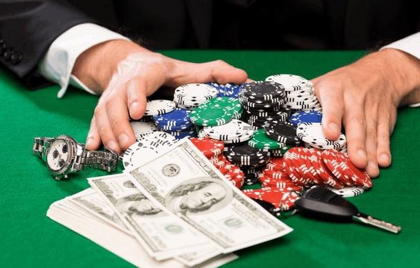 Dealer profesional Evolution Gaming di meja blackjack